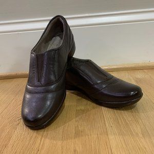 NEW! Ladies Slip on Shoes by Nauralizer